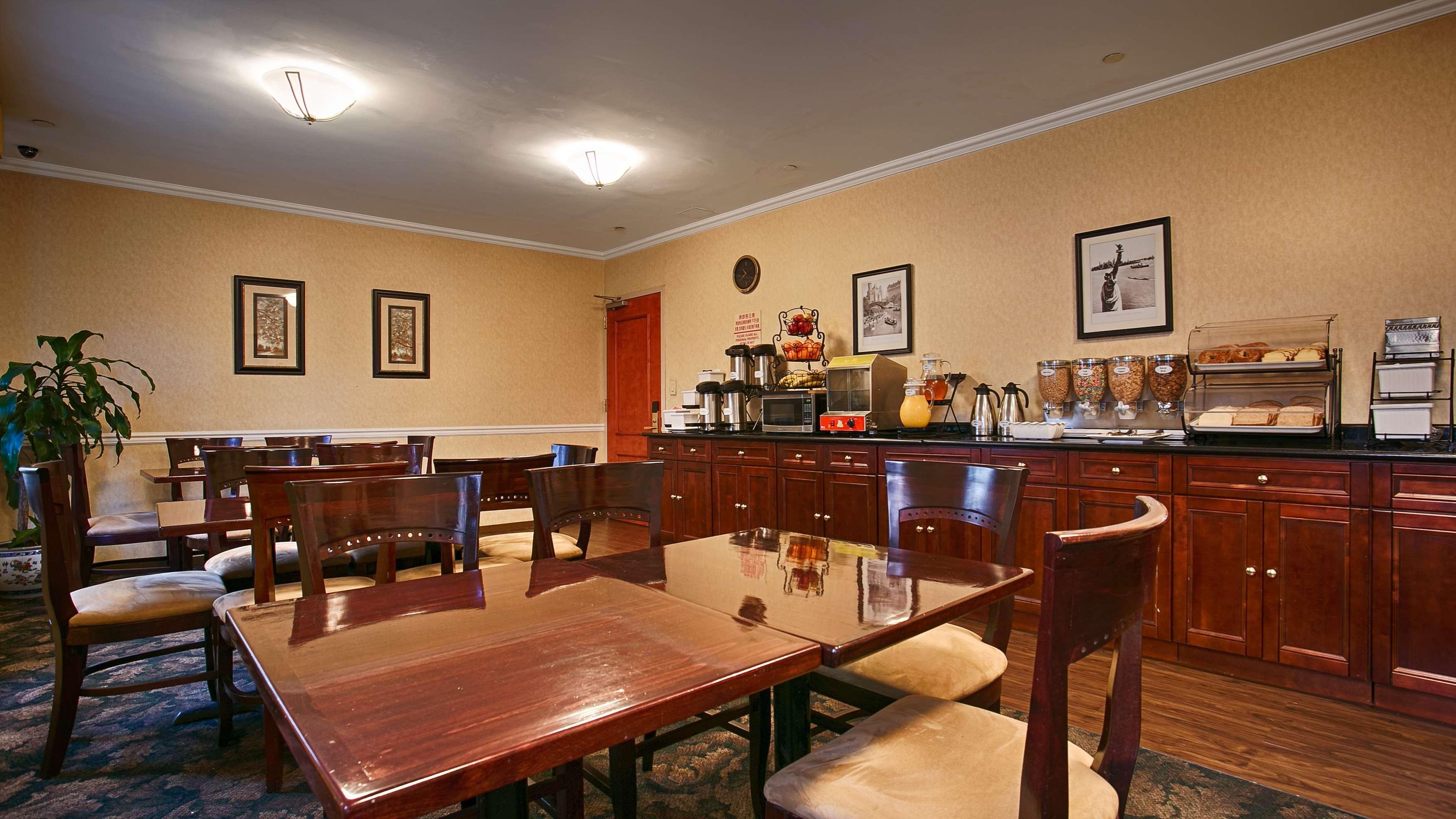 Best Western Queens Court Ню Йорк Екстериор снимка
