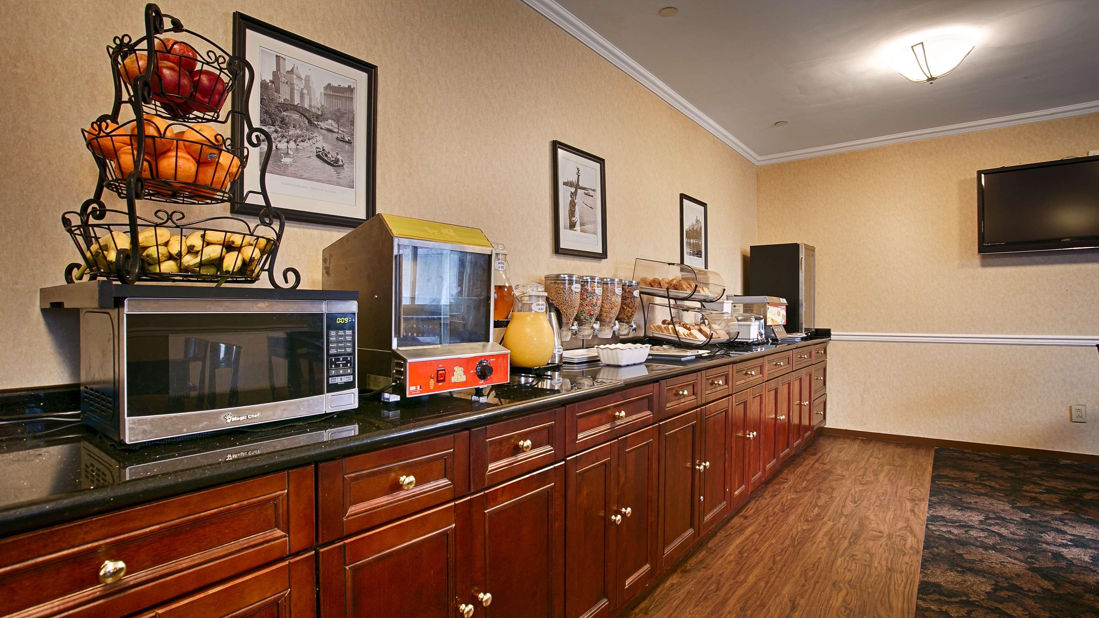 Best Western Queens Court Ню Йорк Екстериор снимка