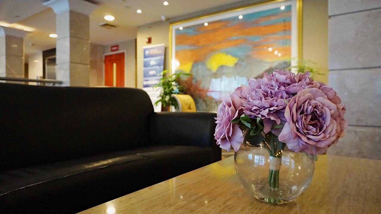 Best Western Queens Court Ню Йорк Екстериор снимка
